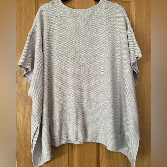 Loft Poncho Sweater - One size Fits All - Picture 10 of 13